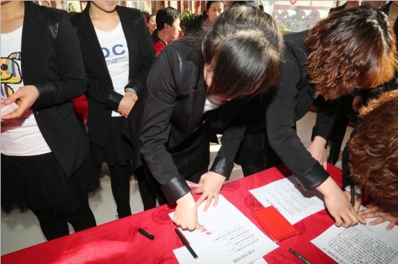 维多利亚老品牌vic(集团)官方网站