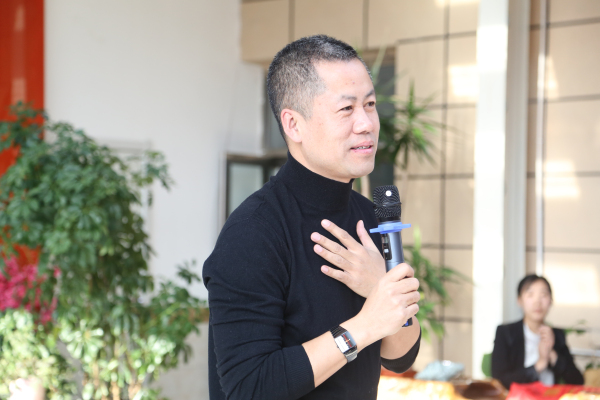 维多利亚老品牌vic(集团)官方网站