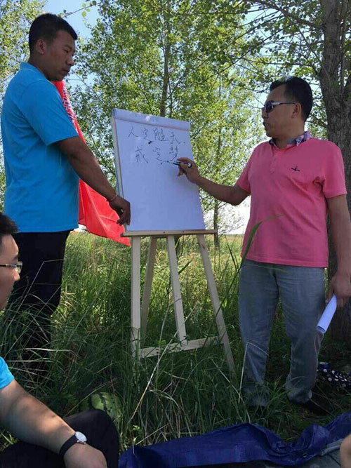 维多利亚老品牌vic(集团)官方网站