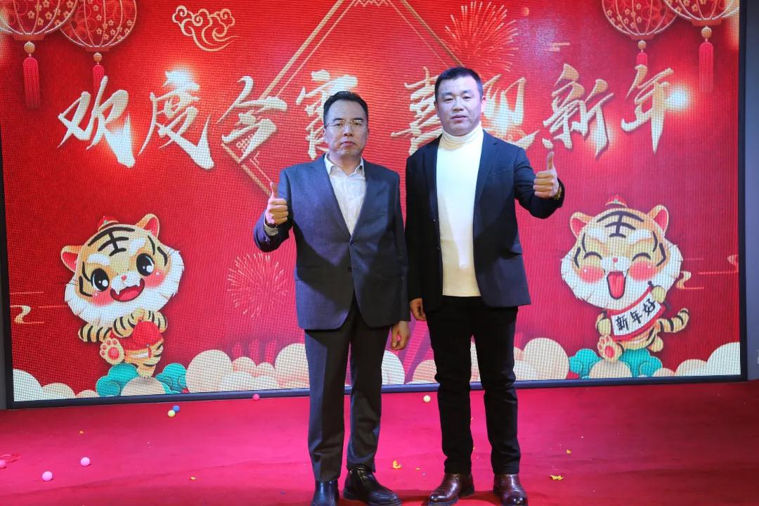 维多利亚老品牌vic(集团)官方网站