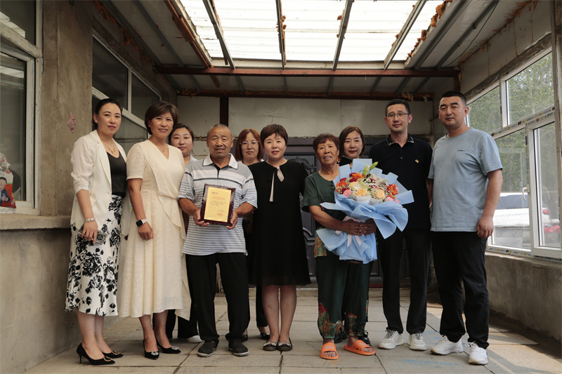 维多利亚老品牌vic(集团)官方网站