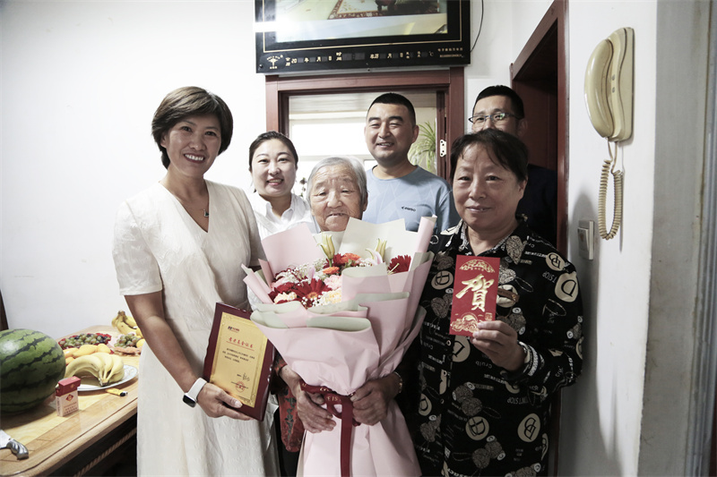 维多利亚老品牌vic(集团)官方网站